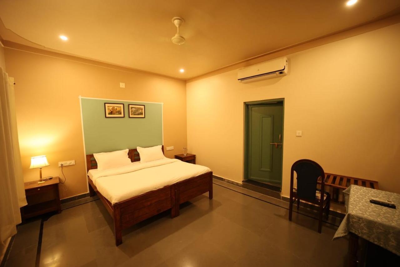 Vaché Farm Stay Udaipur Extérieur photo
